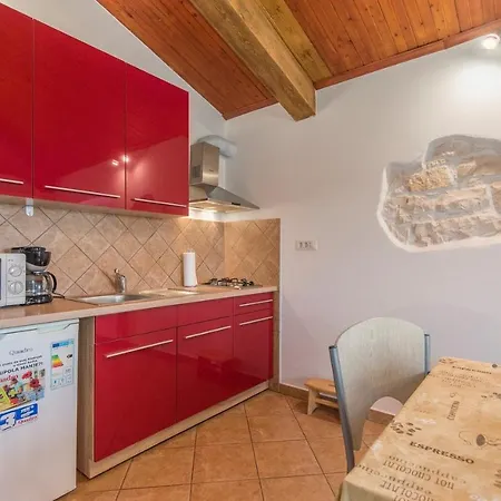 Guest house Complex Iris 3*