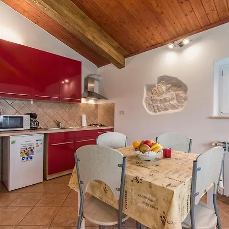 Guest house Complex Iris 3*