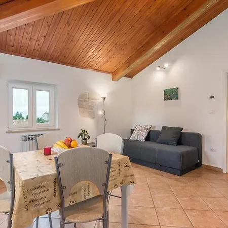 Guest house Complex Iris 3*