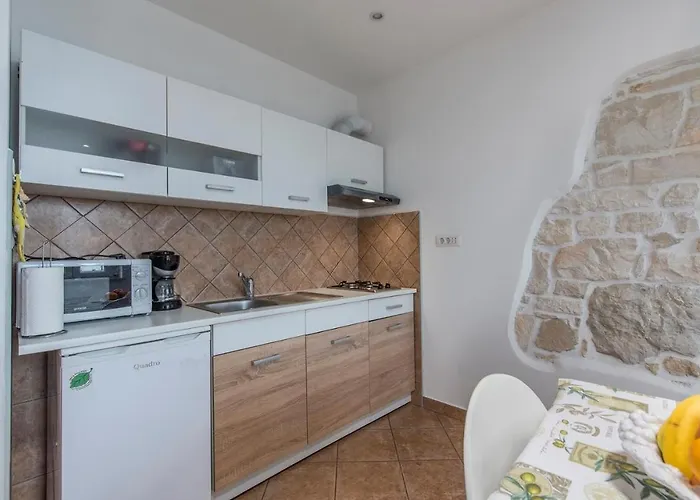 Complex Iris 3* ポレッチ