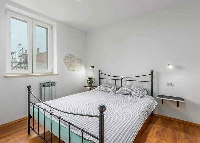 ゲストハウス Complex Iris 3*