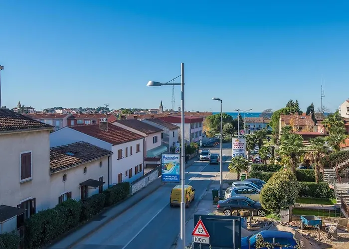 ゲストハウス Complex Iris ポレッチ